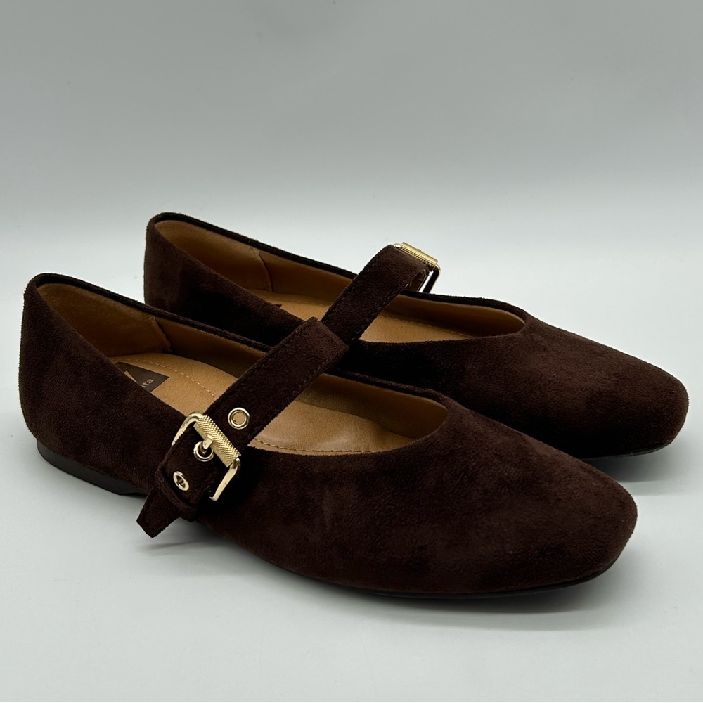 DV by Dolce Vita Mauryce Brown Faux Suede Mary Jane Flats Gold Buckle 6.5 NWB - Picture 4 of 11